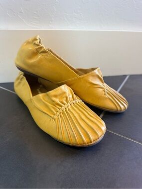 Chocolat Blu Mustard Yellow Ruched Leather Ballet Flats size 8